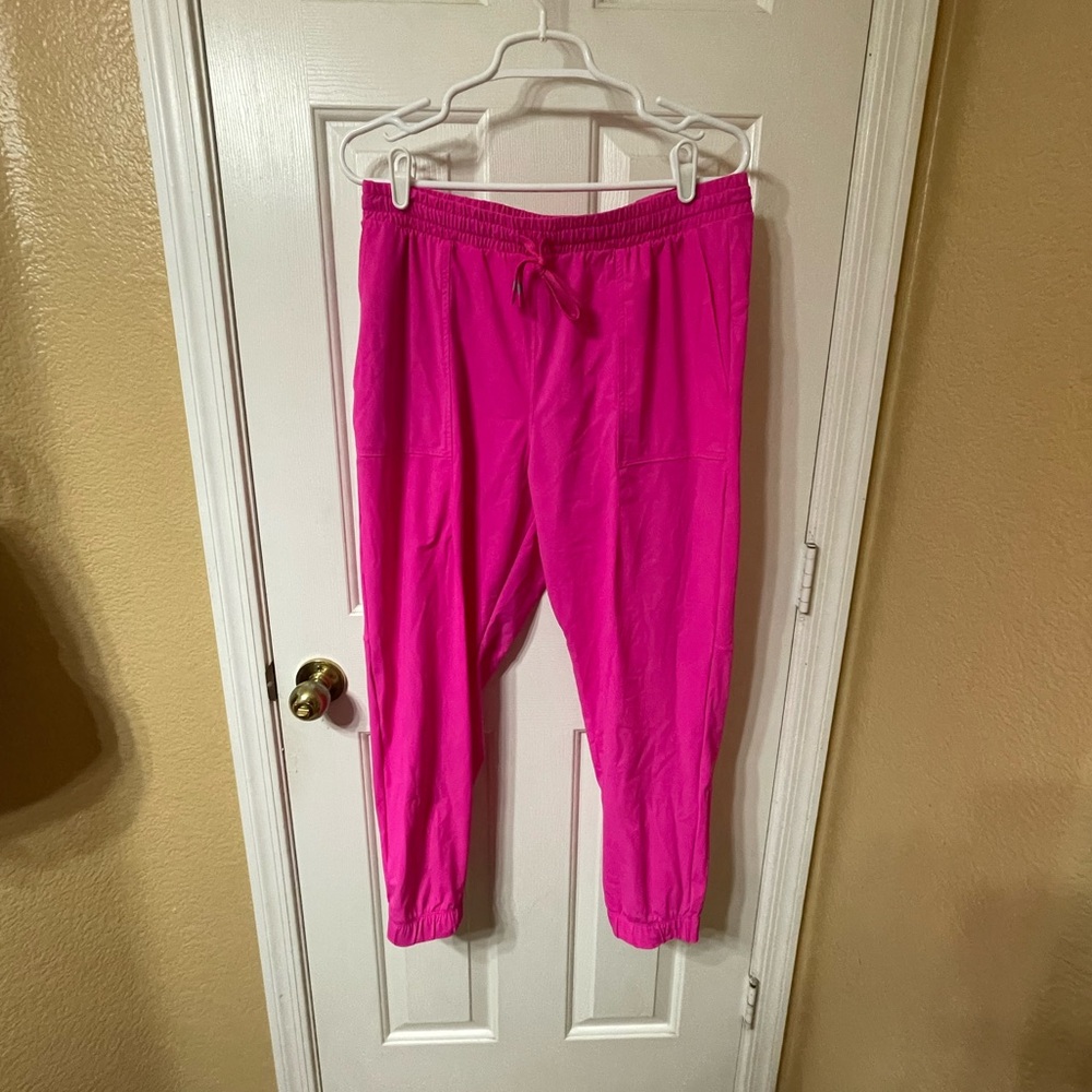 Fabletics pink joggers